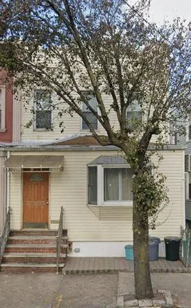 ID  1360137 Beautiful 2 Bedroom Box Apartment