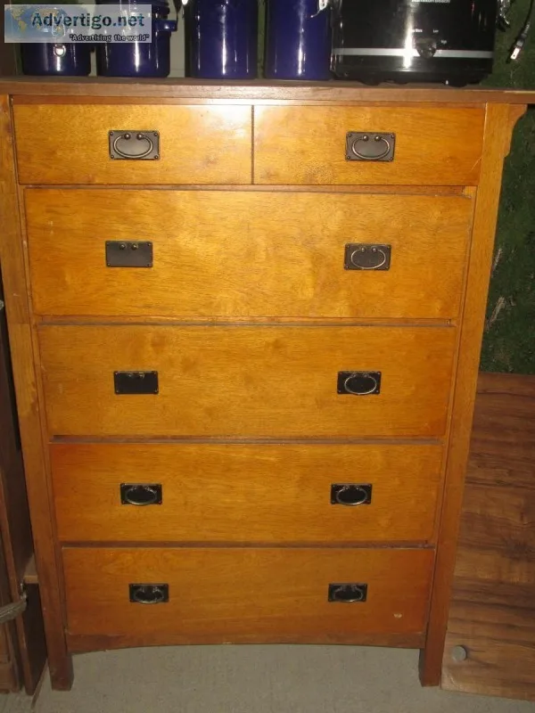 DRESSER
