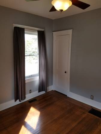 Two bedroom one bathroom duplex apartment for in Richmond 400
