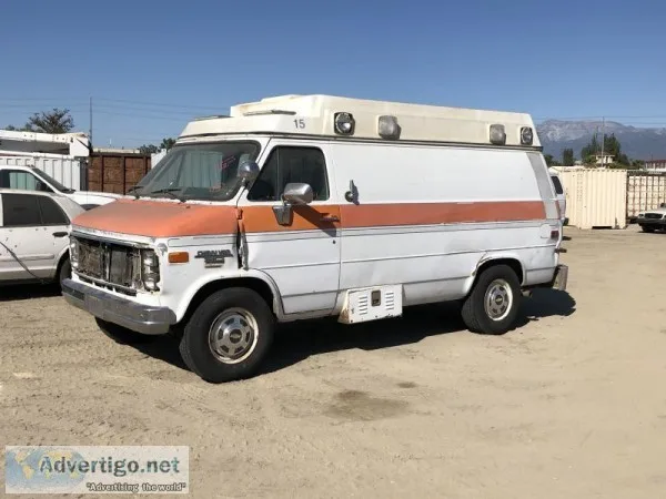 s1990 CHEVROLET 30 AMBULANCE 3524