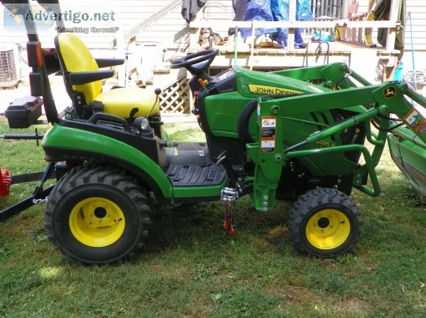 2017 John Deere 1025R