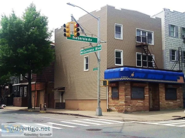Commercial Mixed use building for sale
