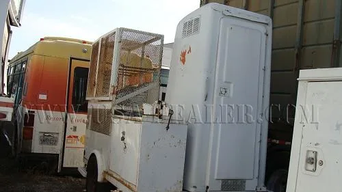 1991 EDSHE PORTABLE RESTROOM ON TRAILER