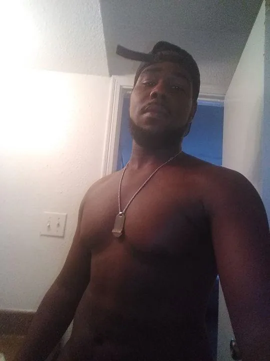I m young single and waiting for fill your needs