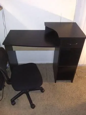 Black Chair n Computer Desk 35
