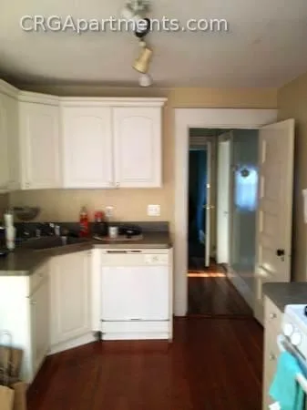 College Ave 3BEDS for rent