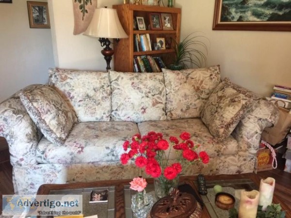 beautiful sofa and love seat for sale