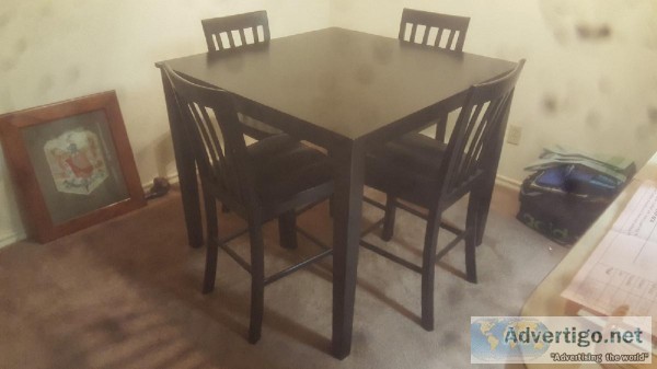 DINNING TABLE AND CHAIRS FOR SALE