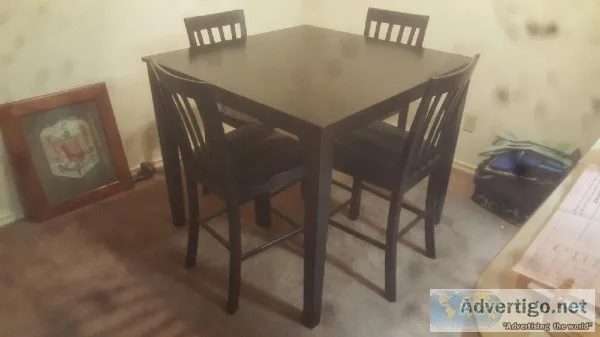 DINNING TABLE AND CHAIRS FOR SALE