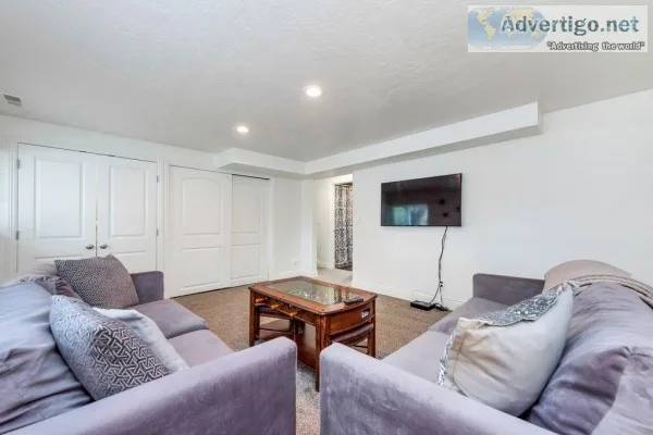 Complete remodeled 3 bedrooms 2 bathrooms centrally located