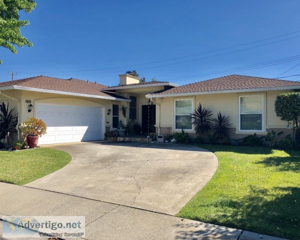For Rent - Gorgeous remodeled 4 Bedroom 3 Bathroom Single Family