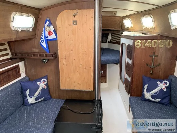 32&rsquo 1979 Endeavor sailboat