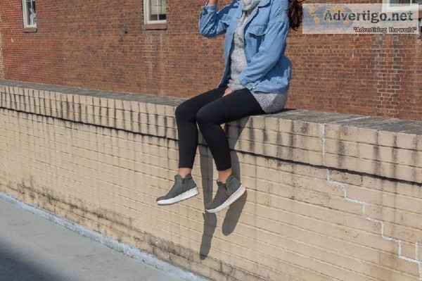 Astrid in Dusty &ndash Women s Sneaker