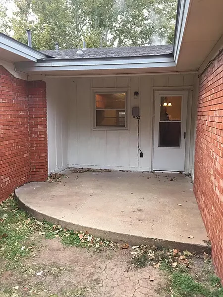 not furnished 2bedrooms and 1bath