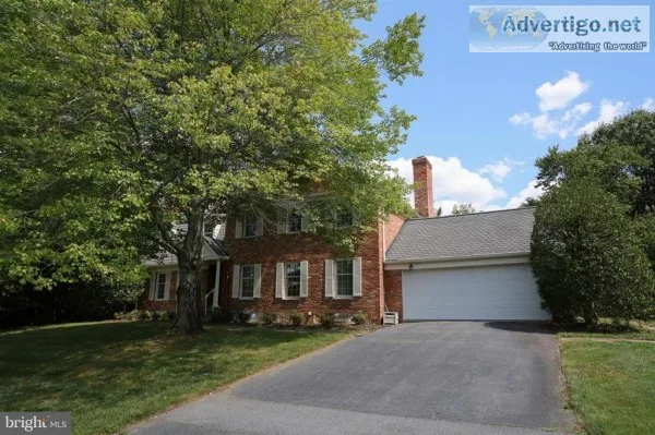 PRICE DECREASE LUXURIOUS HOUSE FOR SALE