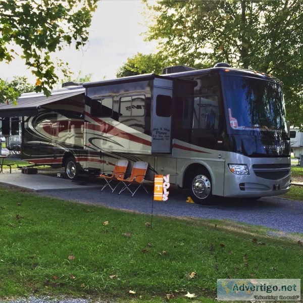 Like New very low miles 2014 38 ft. Winnebago Sightseer 35G