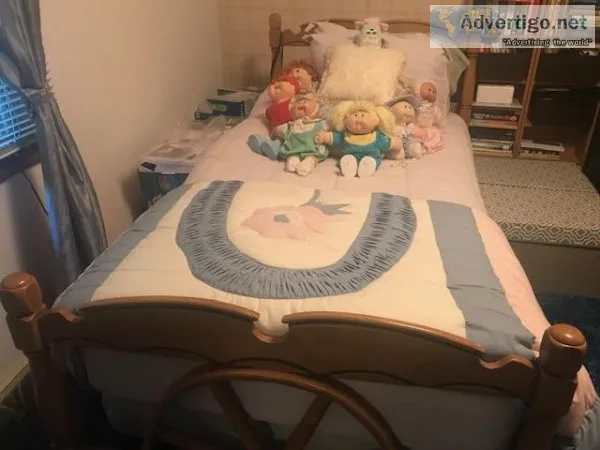VINTAGE WAGON WHEEL TWIN BEDS and FRAME