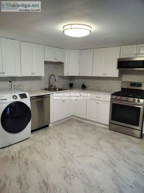 Clyde St 3BED apt for rent