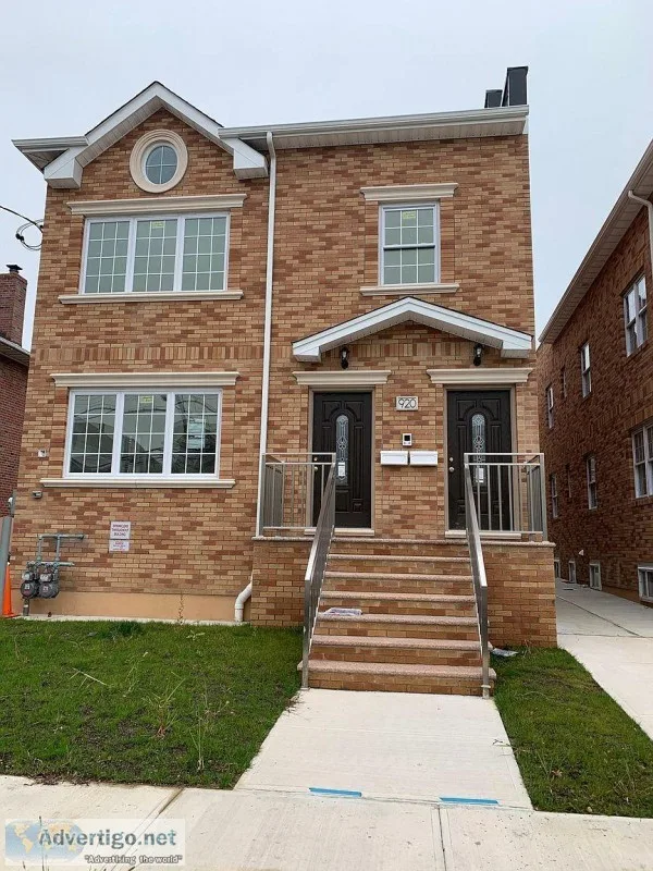 Large Cozy 3Bedrooms 2baths townhouse for rent storage area  par
