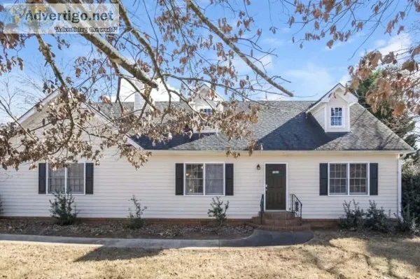 1560 Willow Creek Ct Snellville GA