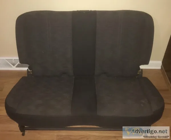 ORIGINAL REAR REPLACEMENT SEAT FOR &lsquo04 JEEP WRANGLER (EXTEN