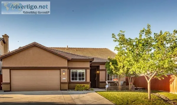 Stunning 4 bedroom single story home for sale in East Antelope