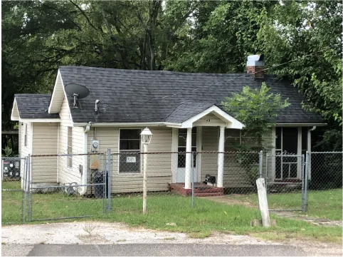 Great House 3 Beds  1 Bath