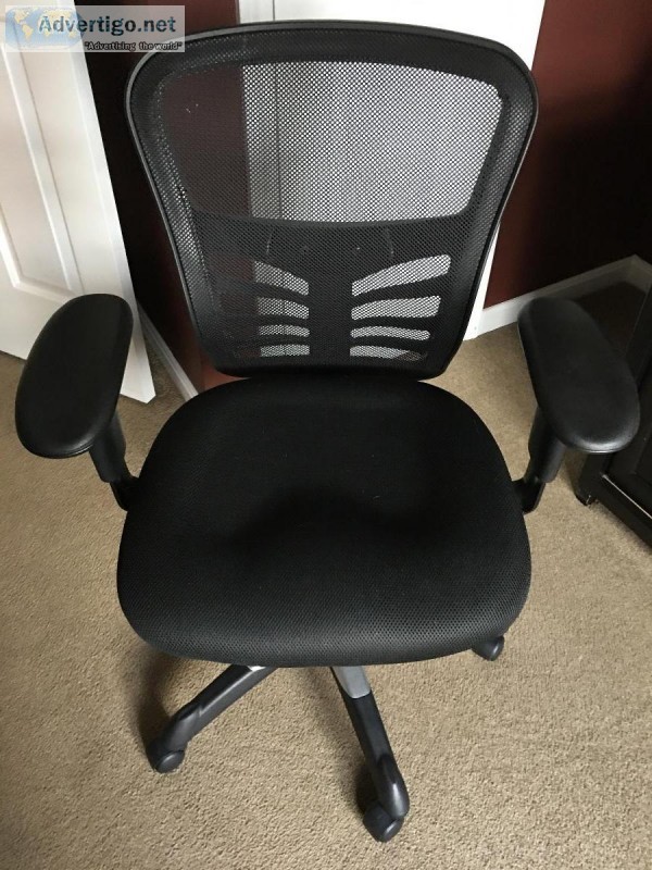 ERGONOMIC OFFICE CHAIR