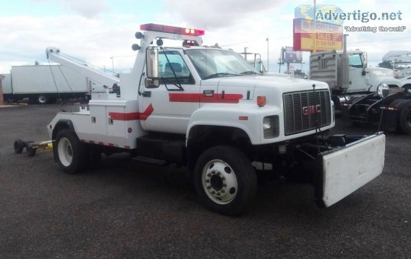 MEDIUM DUTY RECOVERY WRECKER -- GMC