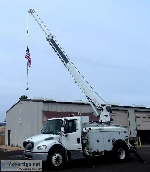 2007 FREIGHTLINER 42FT CRANE TRUCK