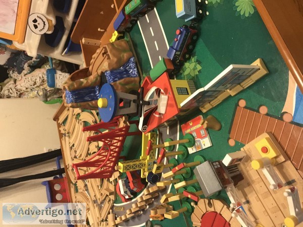 Large table train set