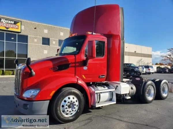  15 Peterbilt 579 Tandem Day Cab