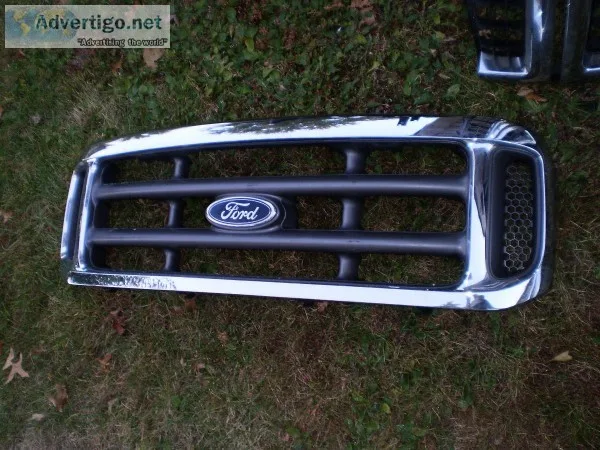 OEM 99-04 Ford TRUCK Super Duty F250 F350 OEM Chrome Grill