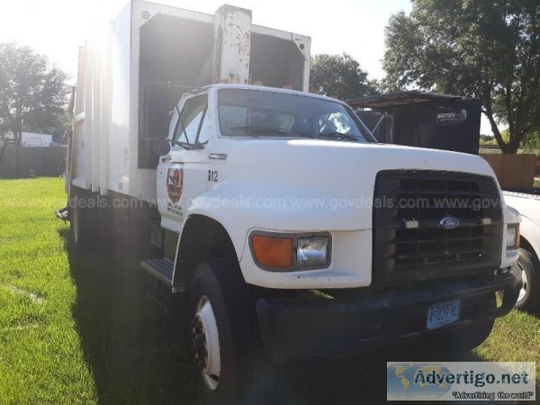 1997 Ford F800 GARBAGE TRUCK