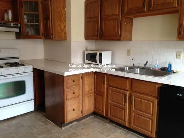 Central St Somerville 3BED apt for rent