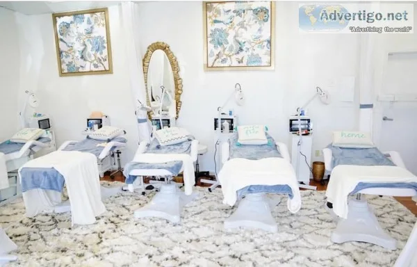 Lash and Nail technicians