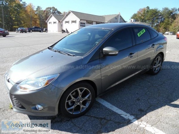 2013 Ford Focus SE Sedan