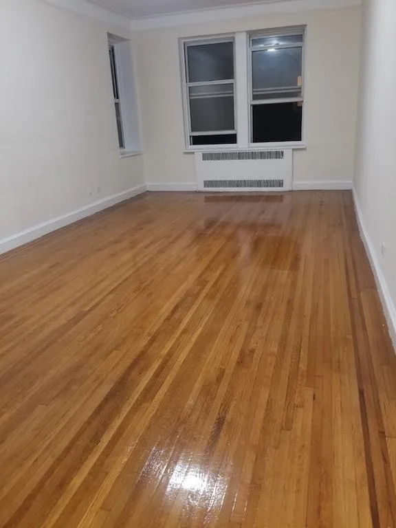 600sf Studio Steps to 71st Continental Ave