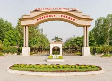 Relaxing life of Senior Citizen Retirement Homes in India at Hea