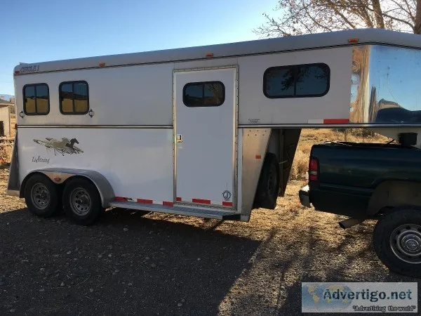 2009 Circle J Lightning 2 Horse Slant Gooseneck