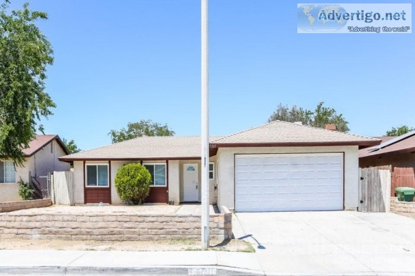 4 bedrooms single family home WasherDryer Clean and Freshly pain