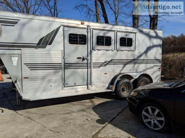 1995 Sunlite Sundowner horse trailer