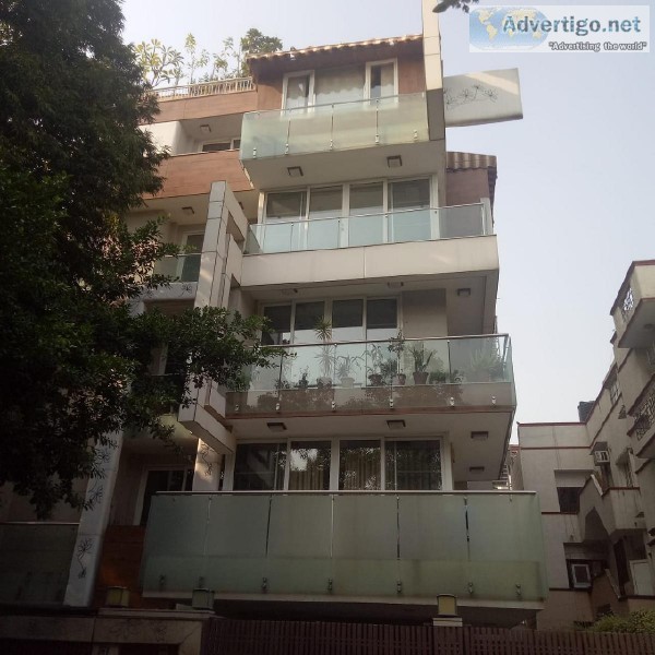 Independents 4 BHK floor sale in vasant vihar
