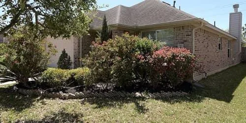 Welcome to 13220 Castlewind Ln Pearland TX 77584