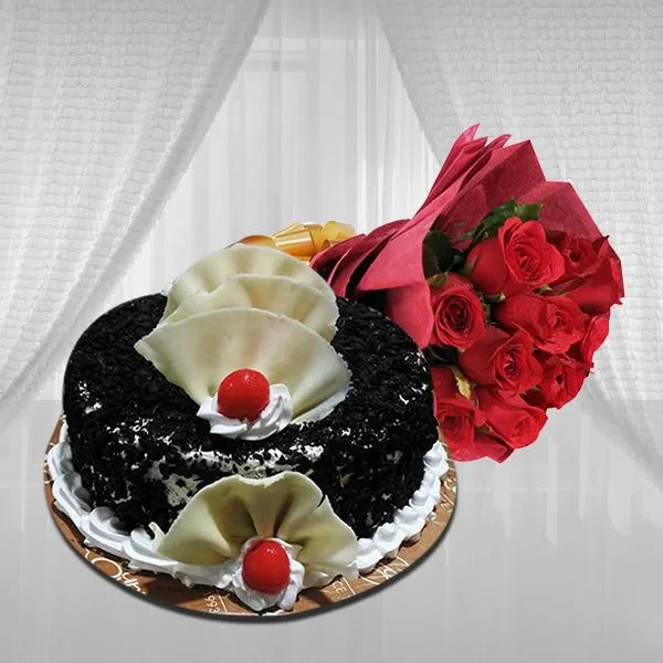 Black Forest Cake with Roses Bouquet