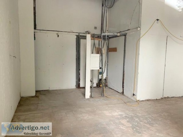 Excellent retail space with avenue address