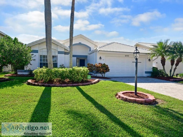 Beautiful Home with Pool on Golf Course