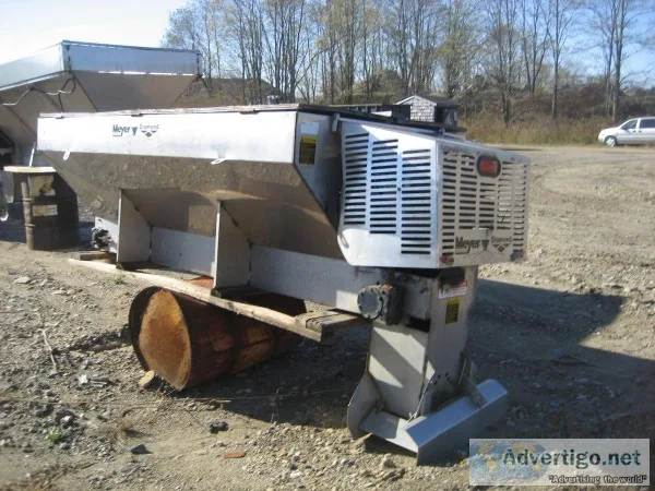 sanders spreaders
