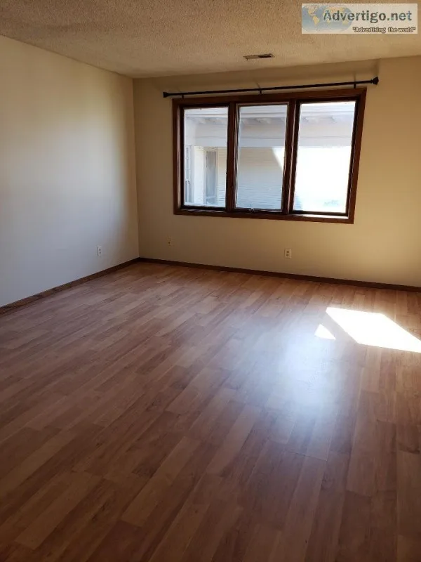 Newly Remodeled Spacious 2BR 1.75BA Near UNL and Downtown For Re