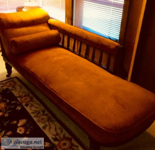 Exquisite Large Chaise Lounge